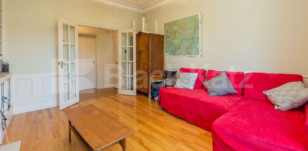 			HUGE 3 BED WITHIN A MANSION BLOCK!, 3 Bedroom, 1 bath, 1 reception Flat			 Morgan Road, Holloway 